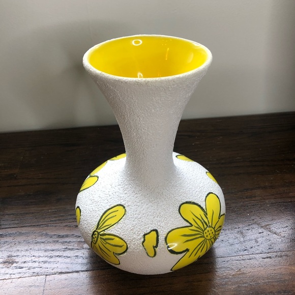 Retro hand made floral vase. - Picture 8 of 9